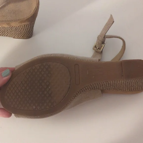 Aerosoles slingback wedges - Picture 3 of 6